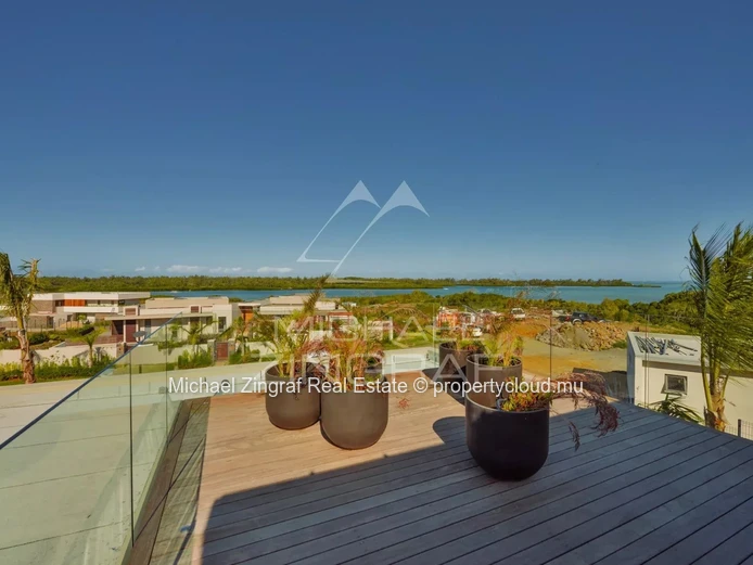 Villa de luxe avec vue sur la mer dans un domaine de golf prestigieux