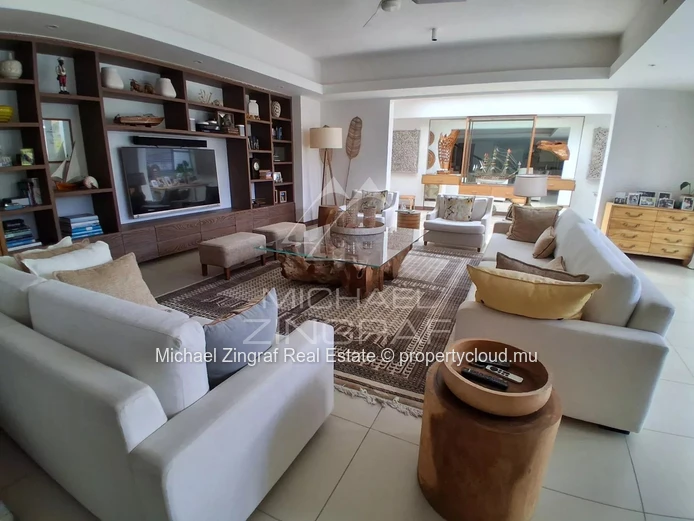 Magnifique villa avec accès plage privée – Un bien d’exception à Grand Baie
