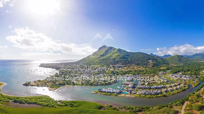 3 bedrooms Duplex at La Balise Marina with Private jetty
