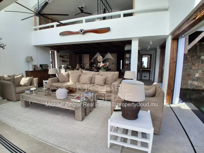 Exceptional Beachfront Penthouse in Pointe Aux canonniers