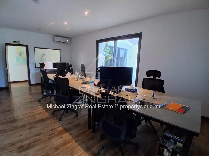 Bureaux design à vendre à Pointe aux Canonniers