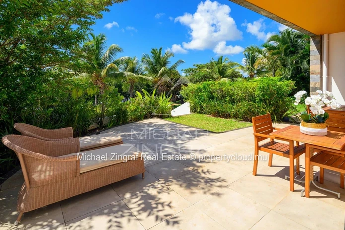 4-Bedroom Townhouse with Sea View in Azuri Village