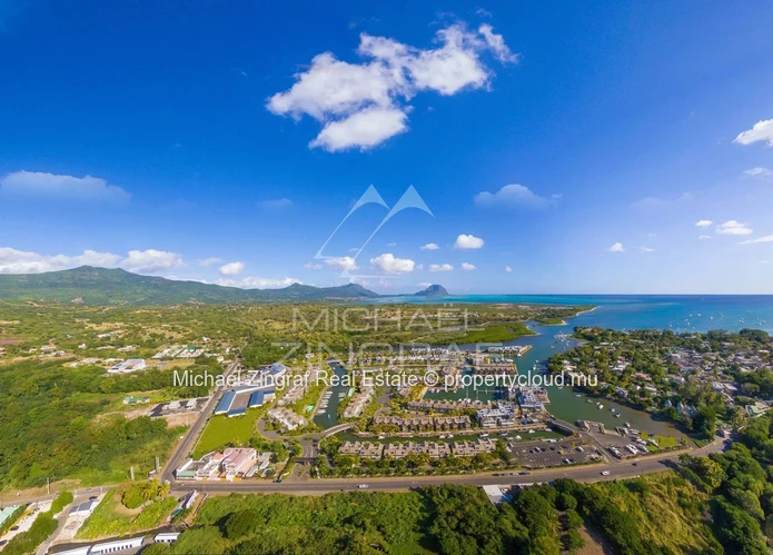 3 bedrooms Duplex at La Balise Marina with Private jetty