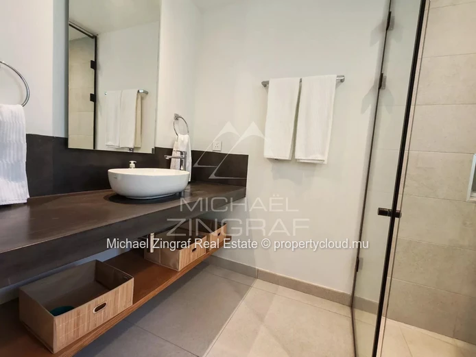 Seafront Apartment in Poste Lafayette