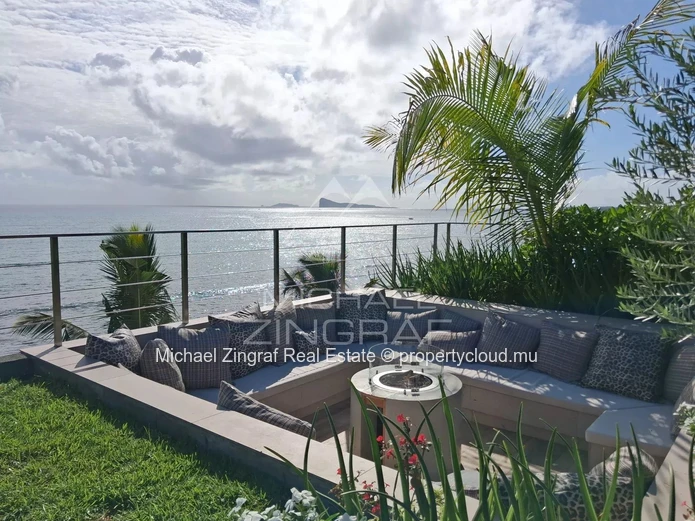 Exceptional Beachfront Penthouse in Pointe Aux canonniers