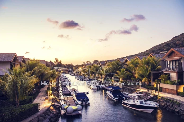 3 bedrooms Duplex at La Balise Marina with Private jetty
