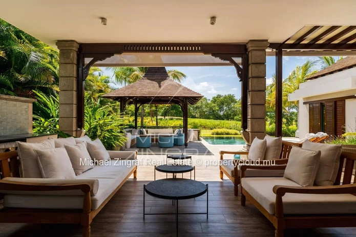 Élégante villa contemporaine face au golf - Bel Ombre