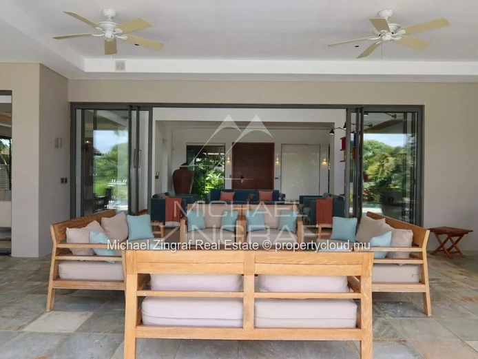 Villa de Prestige face au Golf – Anahita