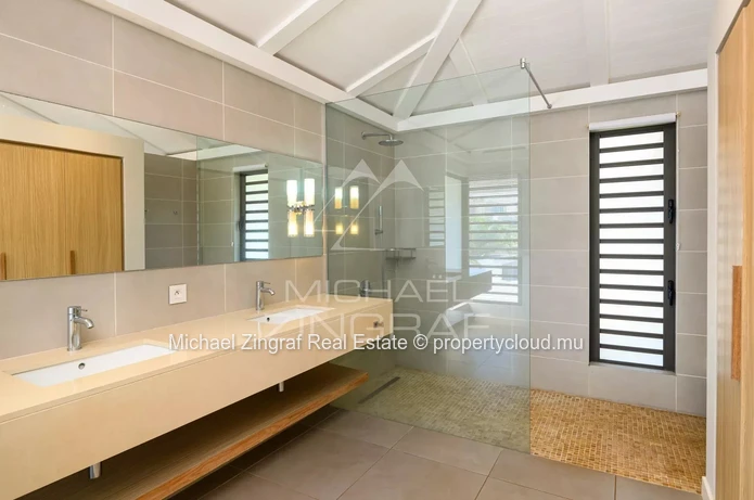 Villa 4 Chambres – Front de Mer à Azuri