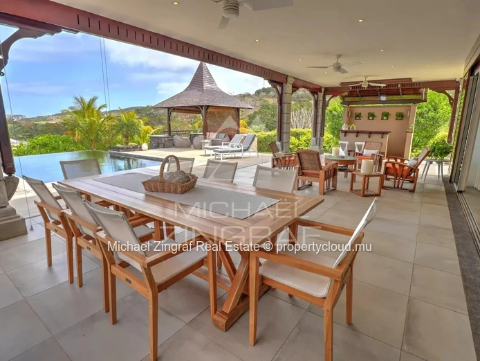 Villa dans un prestigieux domaine de golf de Bel Ombre