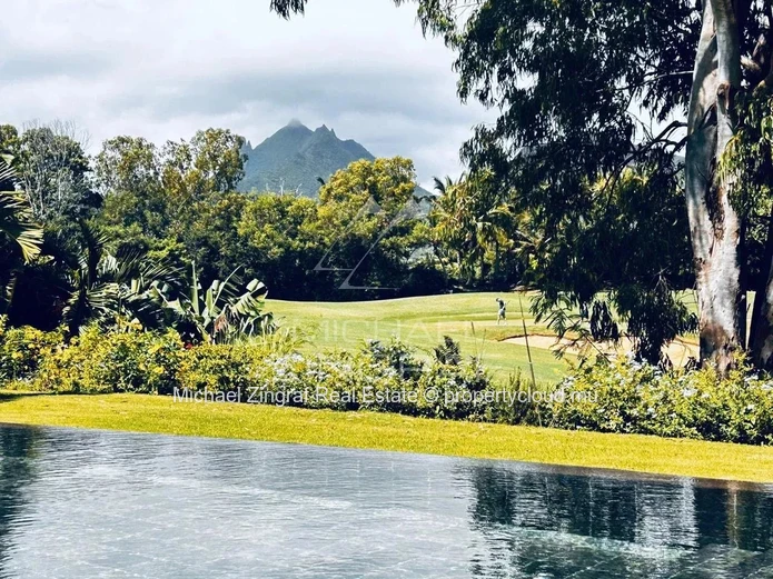 Villa de Prestige face au Golf – Anahita
