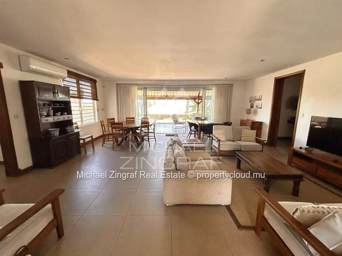 Charming Seafront Villa – Panoramic View of Coin de Mire