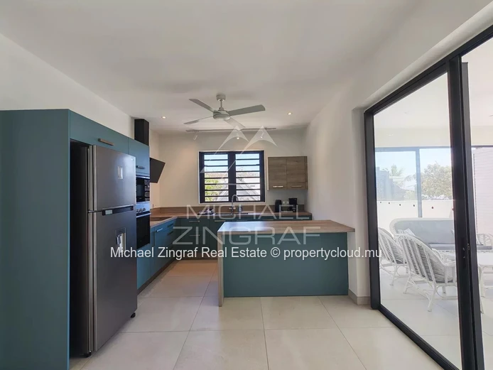 Seafront Apartment in Poste Lafayette