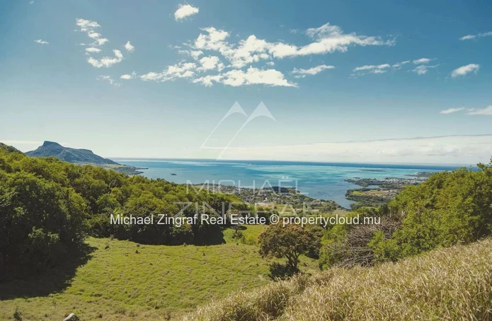Vivre entre nature et lagon – Duplex d’exception à Pointe d’Esny Le Village