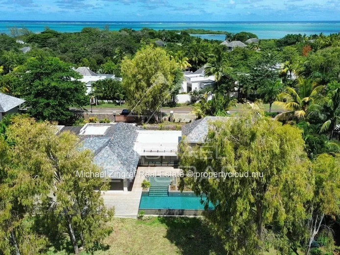 Villa neuve sur Golf