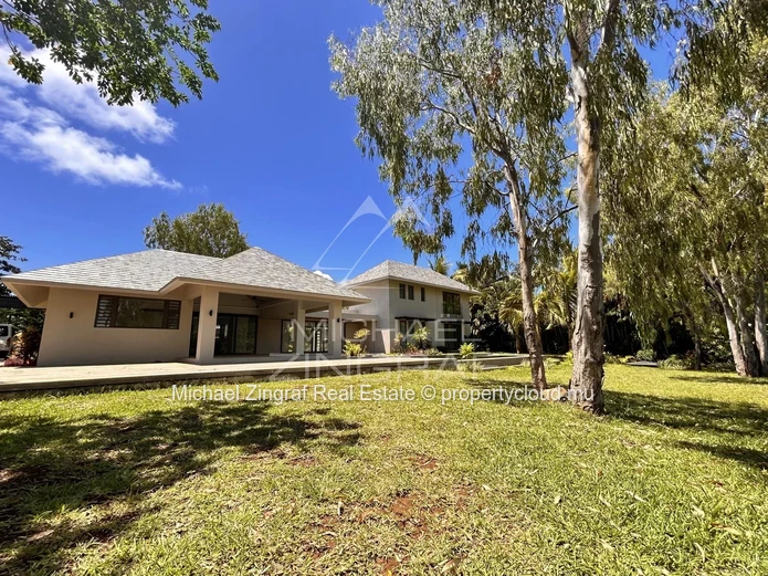 Villa neuve sur Golf