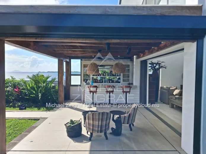 Exceptional Beachfront Penthouse in Pointe Aux canonniers