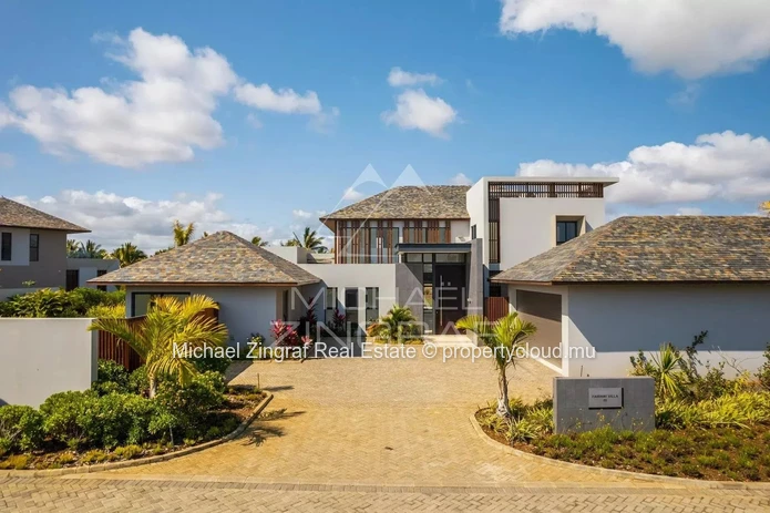 Opportunité exceptionnelle – Villa Fairway 5 suites au sein du domaine de golf de Mont Choisy