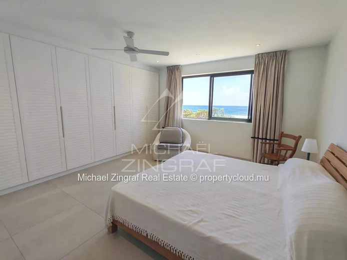 Seafront Apartment in Poste Lafayette