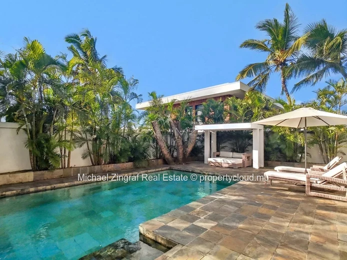 Villa for Rent with Sea Access – Pointe aux Canonniers