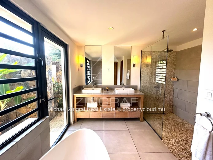 Villa 3 chambres au sein d'un Resort à Riviere-Noire