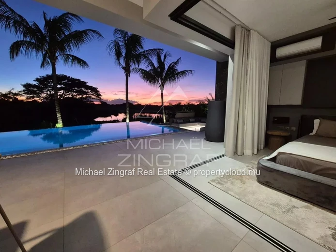 Villa contemporaine avec piscine à Mon Choisy Golf