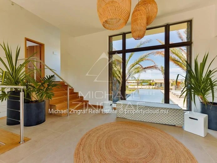 Villa de luxe avec vue sur la mer dans un domaine de golf prestigieux