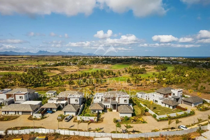 Opportunité exceptionnelle – Villa Fairway 5 suites au sein du domaine de golf de Mont Choisy