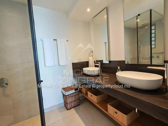 Seafront Apartment in Poste Lafayette
