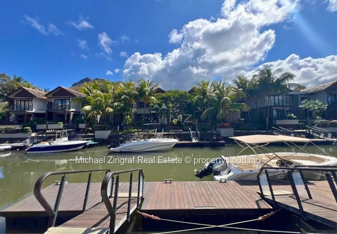 3 bedrooms Duplex at La Balise Marina with Private jetty