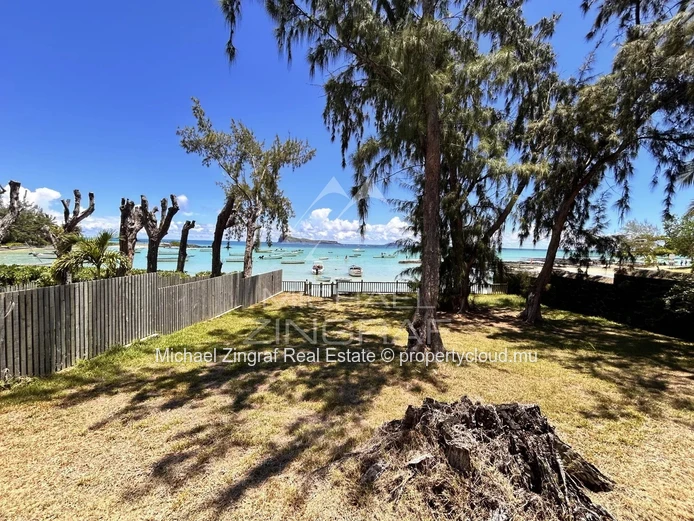 Charming Seafront Villa – Panoramic View of Coin de Mire