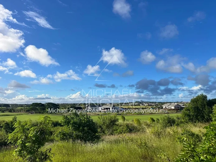 Opportunité rare – Villa contemporaine 3 suites au cœur du domaine de golf de Mont Choisy
