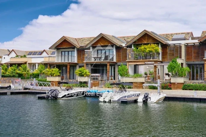 3 bedrooms Duplex at La Balise Marina with Private jetty