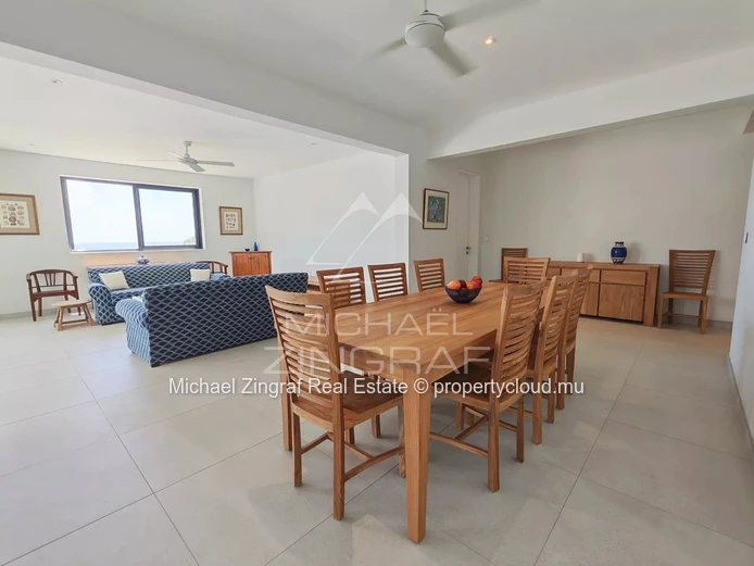Seafront Apartment in Poste Lafayette