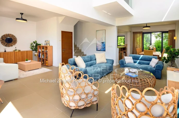 4-Bedroom Townhouse with Sea View in Azuri Village