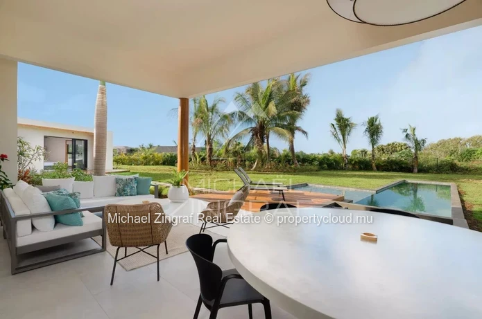 Villa contemporaine avec vue panoramique sur le golf