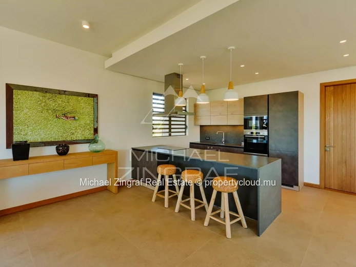 Villa de luxe avec vue sur la mer dans un domaine de golf prestigieux