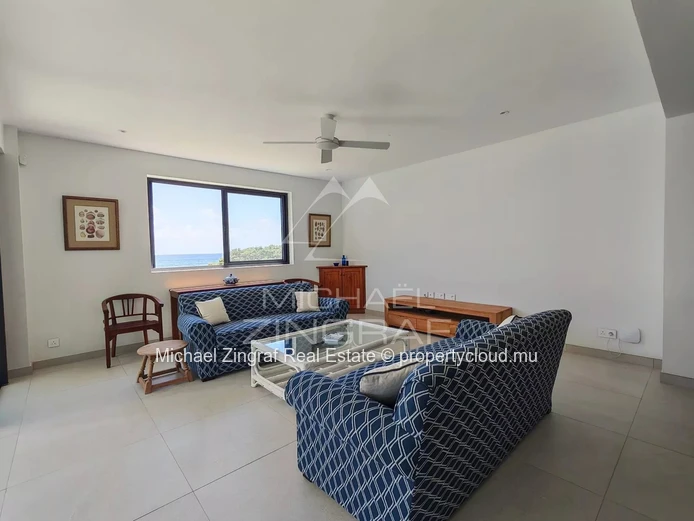 Seafront Apartment in Poste Lafayette