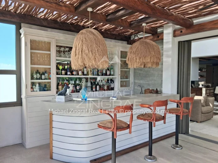 Exceptional Beachfront Penthouse in Pointe Aux canonniers