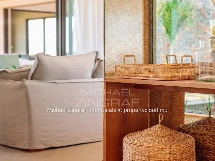 Villa de luxe avec vue sur la mer dans un domaine de golf prestigieux