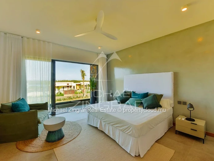 Villa de luxe avec vue sur la mer dans un domaine de golf prestigieux