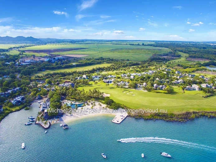 Villa neuve sur Golf