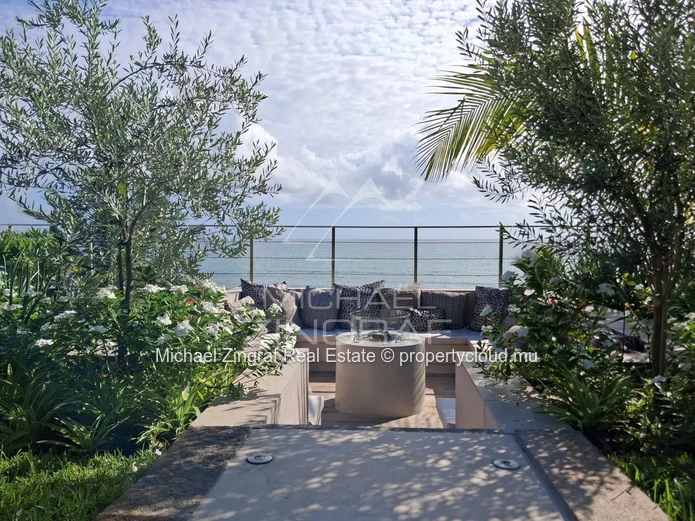 Exceptional Beachfront Penthouse in Pointe Aux canonniers