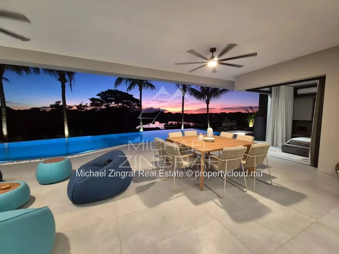 Villa contemporaine avec piscine à Mon Choisy Golf